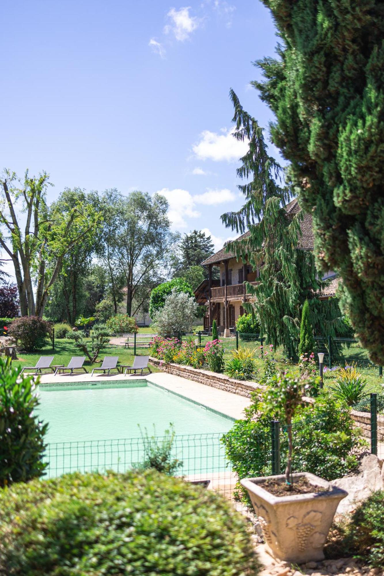 Hotel Village Motel Tournus Exterior foto